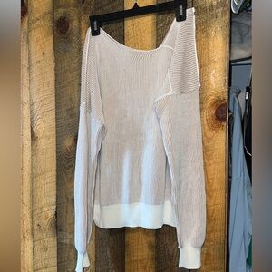 Line & dot off one shoulder sweater
